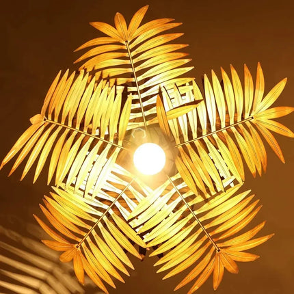 Lustre industriel vintage en feuilles de cocotier style bohème tropical — LZ4X9P2Q