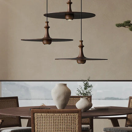suspension soucoupe volante en bois design minimaliste pour intérieur