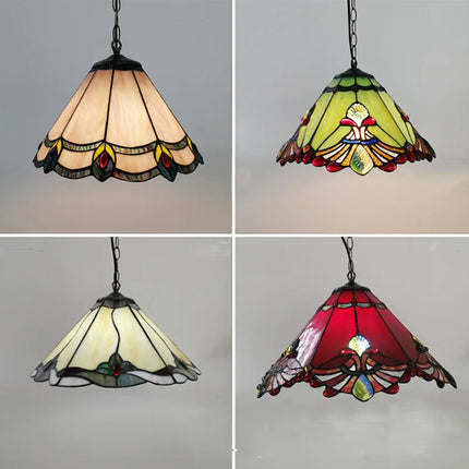 Lustre style vitrail Tiffany méditerranéen pour intérieur raffiné — LZ4X9P2Q