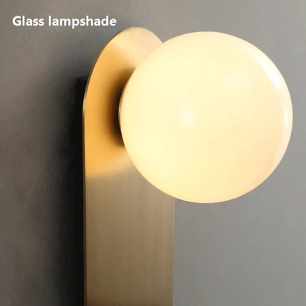 Applique murale nordique en cuivre doré avec boule LED en verre — LZ4X9P2