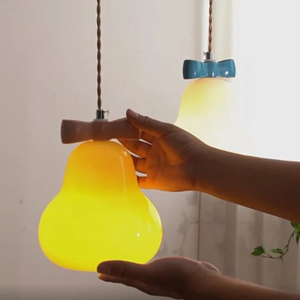 Suspension en verre avec nœud rose pour chambre d’enfant — LZ4X9P2