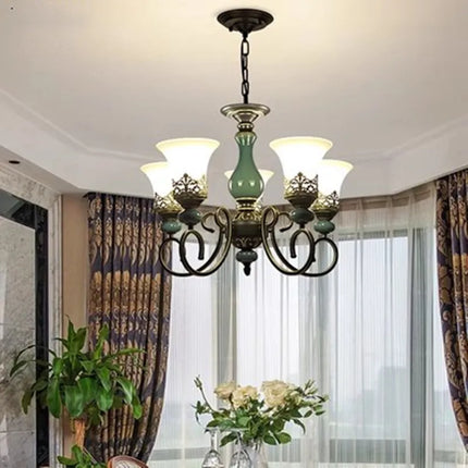 Lustre classique vintage en céramique et verre ancien — LZ4P9XQ
