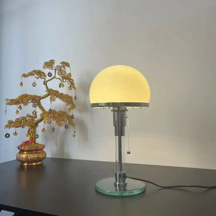Lampe de bureau au design nordique moderne et fonctionnel — LZ4X9T2