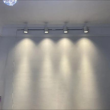 Spot LED orientable pour éclairage intérieur moderne — LZ4P9XQ