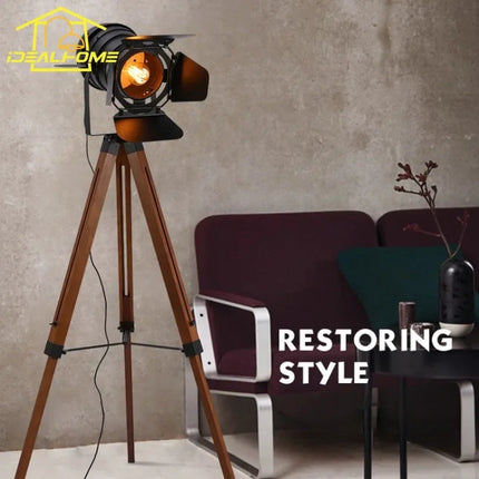 Lampadaire industriel vintage en bois massif réglable pour intérieur — LZ4N7Q2F