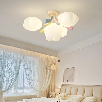 Lustre enfant étoile colorée au style romantique — LZ4X9P