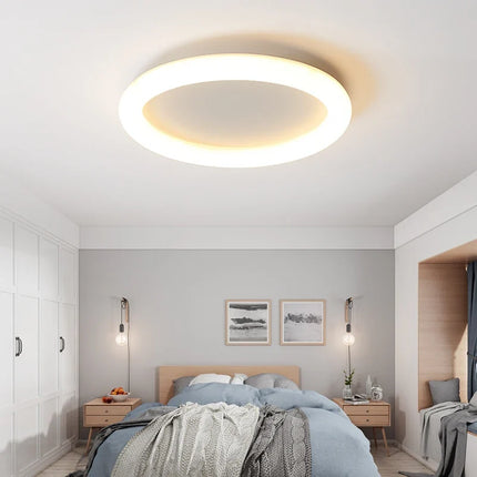 Plafonnier rond en rotomoulage pour ambiance chaleureuse et créative — LZ4X9T2
