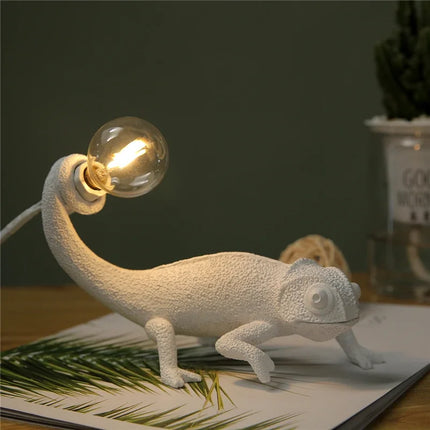 Lampe de bureau ludique en résine design lézard caméléon — LZ4X9T2