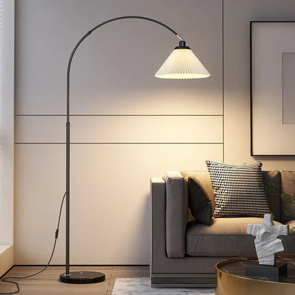 Lampadaire LED moderne à base marbre et métal pour salon ou chambre — LZ4X9P2