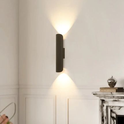 Applique murale stylisée avec protection des yeux et lumière spectre complet ambiance chaude — LZ4X9T2