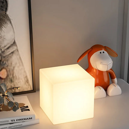 Lampadaire moderne pour ambiance chaleureuse et romantique — LZ4T9X