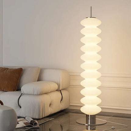 Lampadaire moderne au design épuré pour séjour — LZ4X9J