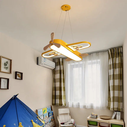 Plafonnier minimaliste en bois forme avion pour chambre d’enfants — LZ4XJ9
