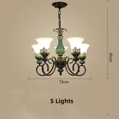 Lustre classique vintage en céramique et verre ancien — LZ4P9XQ