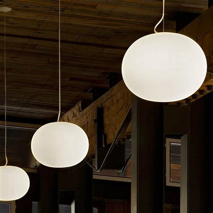 Suspension ovale en verre pour hôtel et restaurant — LZ4X9TQ