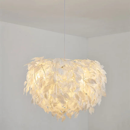 Lustre décoratif en feuilles plastiques pour ambiance romantique — LZ4X9T