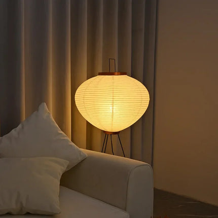 Lampadaire japonais en papier de riz avec trépied design — LZ4P9XQ