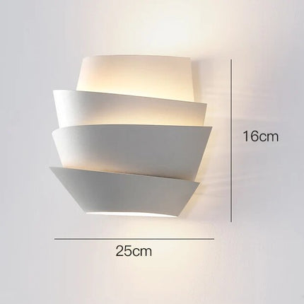 Applique murale blanche forme pomme de pin — LZ4X9Q7