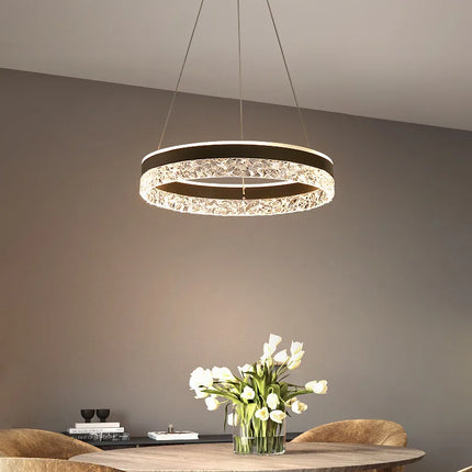 Plafonnier LED suspendu design minimaliste avec anneaux en cristal — LZ4X9P2