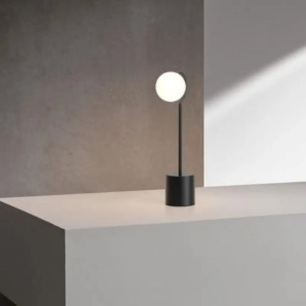 Lampadaire nordique à trois têtes en verre blanc design post-moderne — LZ4QJ7M