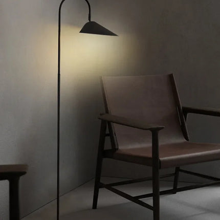 Lampadaire de style médiéval couleur crème — LZ4X9T2