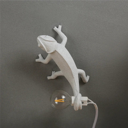 Applique murale lézard en résine avec luminaire de nuit — LZ4X9P2