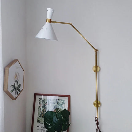 Applique murale pivotante en laiton au design industriel lumineux — LZ4X9T2