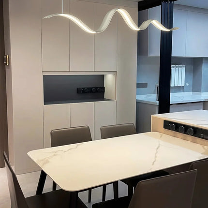 lustre moderne linéaire pour décoration de table élégante