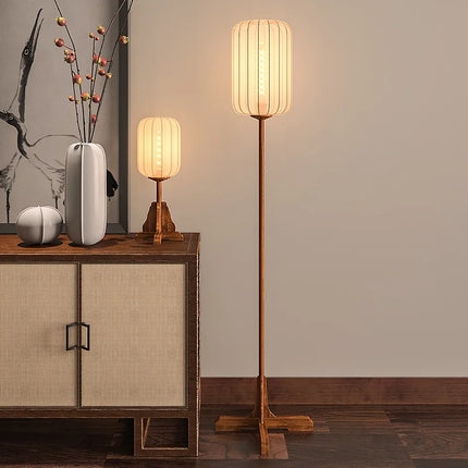 Lampadaire vintage en tissu, bois et cuivre pour hôtels et restaurants — LZ4X9P2