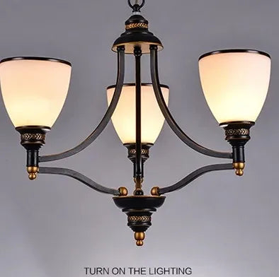Lustre vintage en fer et bronze avec abat-jour en verre style loft — LZ4X9P