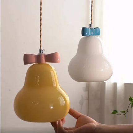 Suspension en verre avec nœud rose pour chambre d’enfant — LZ4X9P2