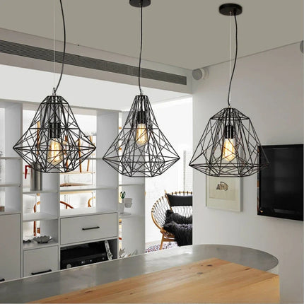Suspension vintage en cage géométrique pour bar et restaurant — LZ4X9Q