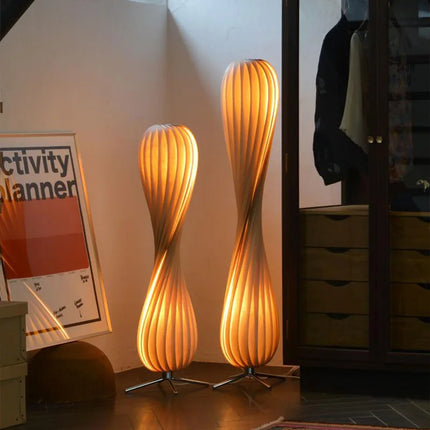 Lampadaire LED bois moderne spirale avec gradation pour salon — LZ4X9P2
