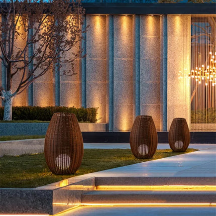 Lampadaire artisanal en rotin naturel pour intérieur et extérieur — LZ4X9M