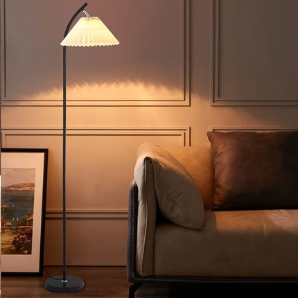 Lampadaire nordique avec abat-jour plissé pour intérieur — LZ4X9T