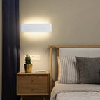 Noir L122x8cm 46W / Blanc naturel (3 500-5 500 K).