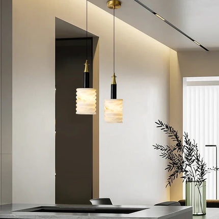 suspension moderne en pierre naturelle pour un éclairage minimaliste