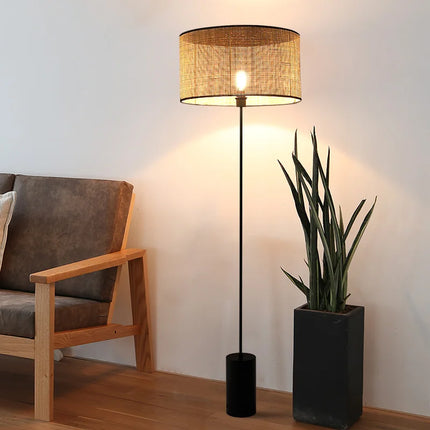Lampadaire intérieur en rotin tissé au style rural créatif — LZ4X9P2