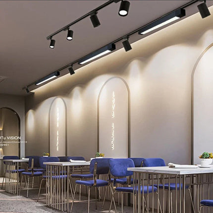 Ensemble de plafonniers LED pour éclairage de magasin de vêtements — LZ4X9P