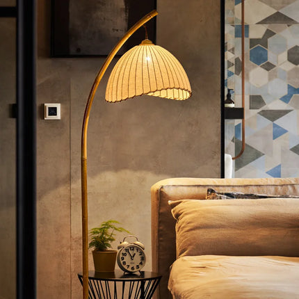 Lampadaire LED nordique avec abat-jours suspendus en toile et bambou — LZ4XJ9