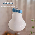 A blanc bleu laiteux / Lumière chaude