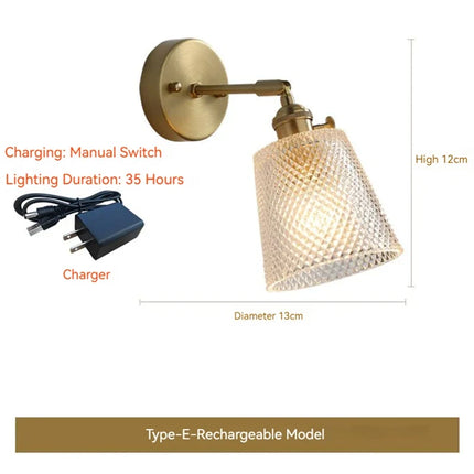 Applique murale LED scandinave en verre et laiton avec interrupteur à batterie — LZ4X9JQ