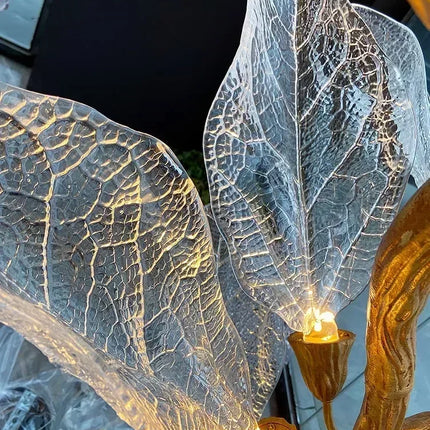 Lustre moderne en métal avec feuilles décoratives élégantes — LZ4X9P