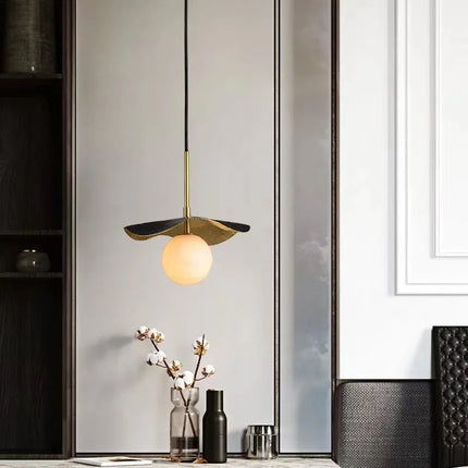 Lustre en cuivre avec boule en marbre naturel — LZ4X9P2Q