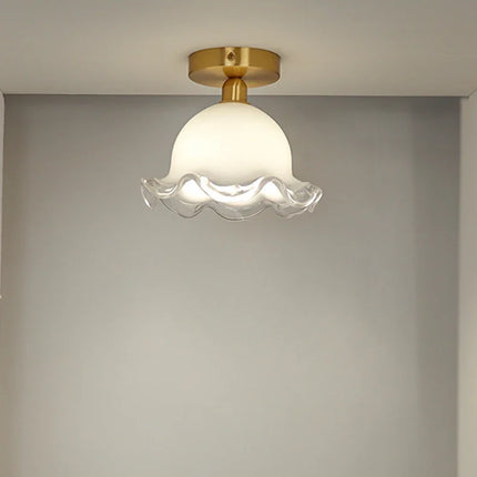 Plafonnier en verre antique et laiton au design minimaliste — LZ4X9Q2T