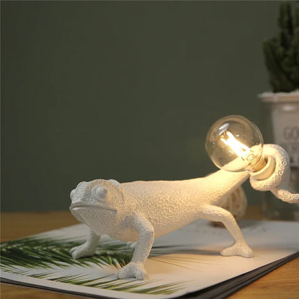 Lampe de bureau ludique en résine design lézard caméléon — LZ4X9T2