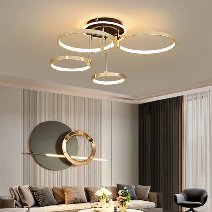 Plafonnier LED moderne à anneaux dorés — LZ4QJ7M