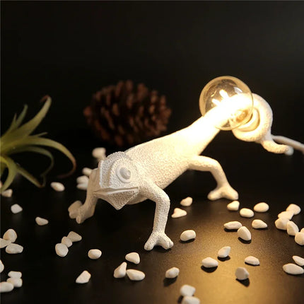 Lampe de bureau ludique en résine design lézard caméléon — LZ4X9T2