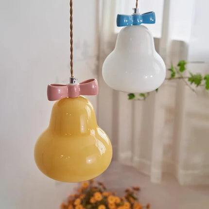 Suspension en verre avec nœud rose pour chambre d’enfant — LZ4X9P2