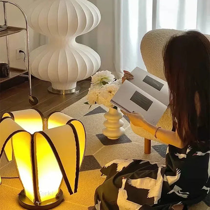 Lampe de bureau tulipe au design Bauhaus pour ambiance élégante — LZ4XJ9